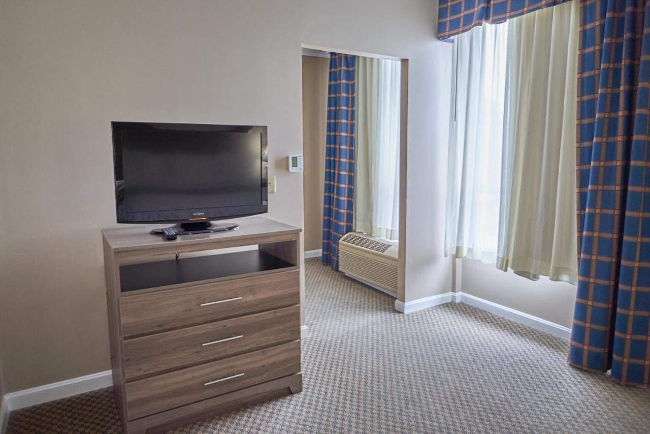 Seaport And Marina Hotel