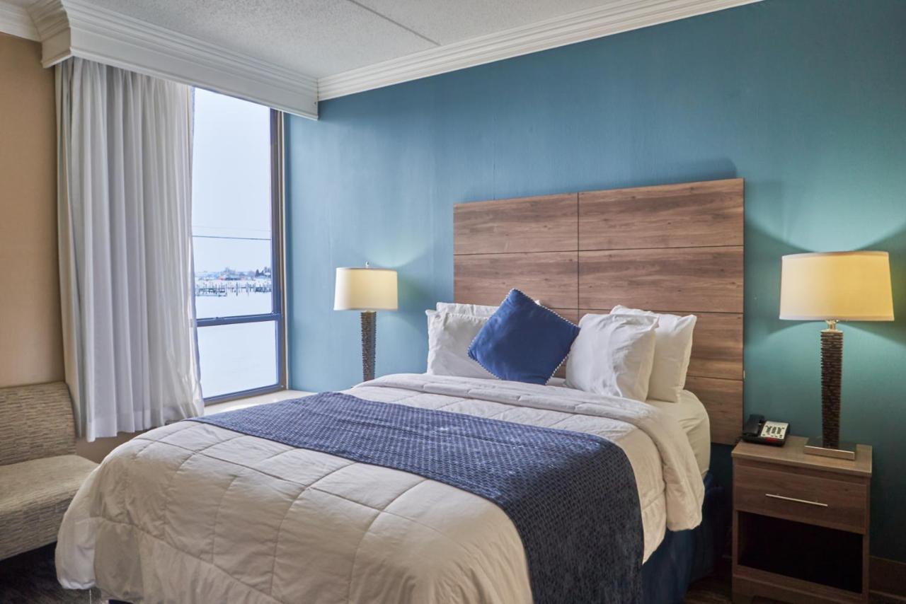 Seaport And Marina Hotel 3*