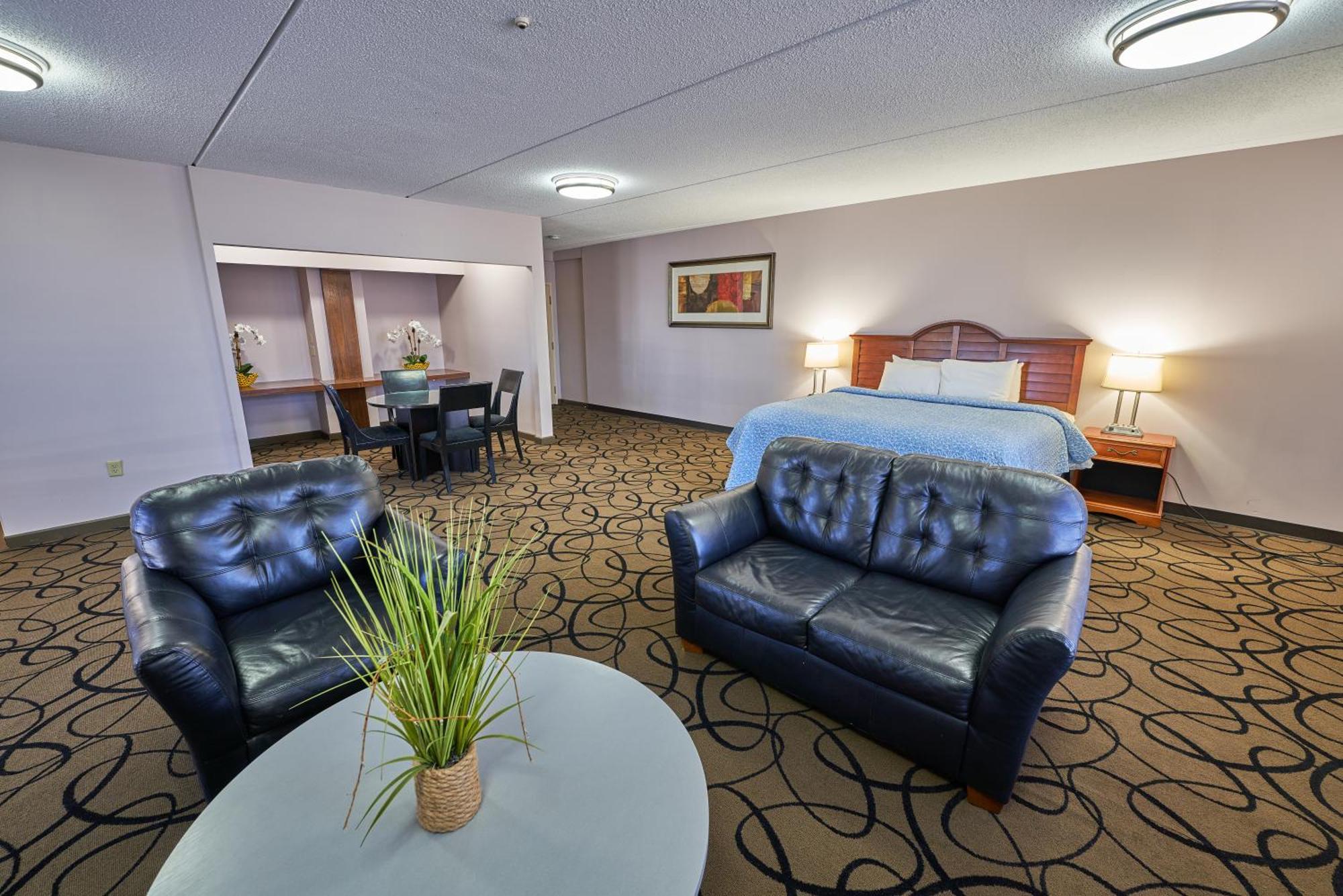 Seaport And Marina Hotel 3*